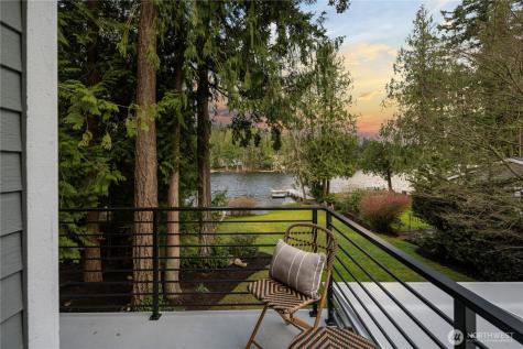 1626 W Beaver Lake Drive SE Sammamish WA 98075