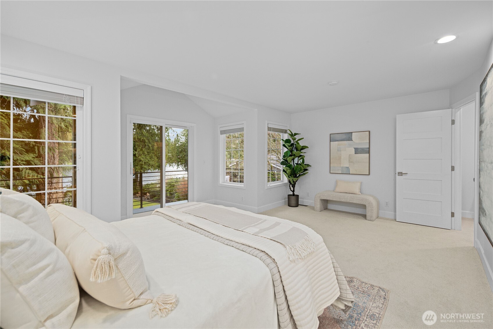 1626 W Beaver Lake Drive SE Sammamish WA 98075