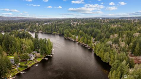 1626 W Beaver Lake Drive SE Sammamish WA 98075