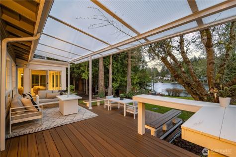 1626 W Beaver Lake Drive SE Sammamish WA 98075
