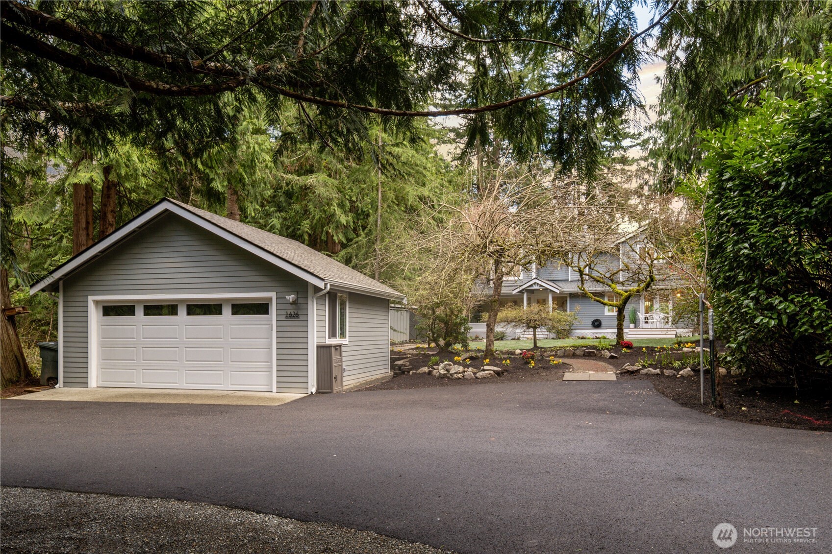 1626 W Beaver Lake Drive SE Sammamish WA 98075