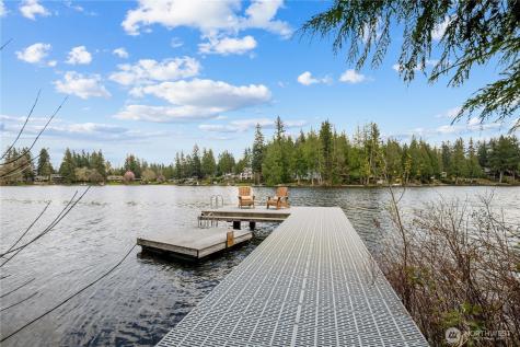 1626 W Beaver Lake Drive SE Sammamish WA 98075