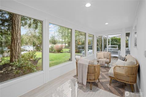 1626 W Beaver Lake Drive SE Sammamish WA 98075
