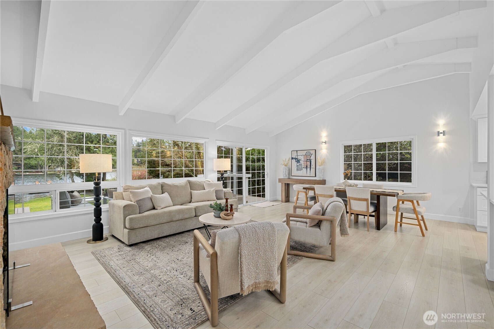 1626 W Beaver Lake Drive SE Sammamish WA 98075