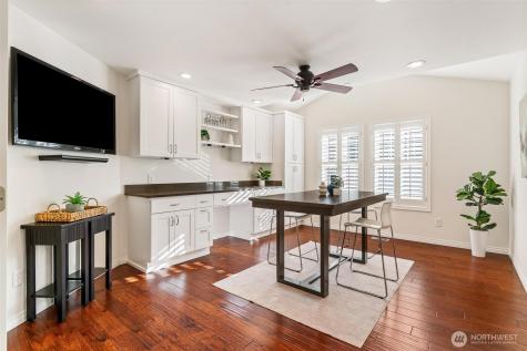 16454 108th Avenue NE Bothell WA 98011