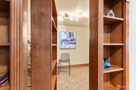 16454 108th Avenue NE Bothell WA 98011