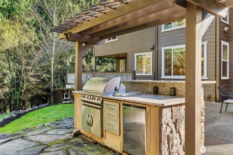 16454 108th Avenue NE Bothell WA 98011