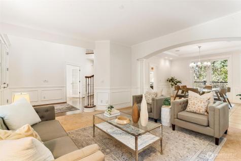 16454 108th Avenue NE Bothell WA 98011