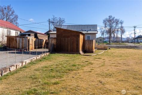 330 Edmonds Street Omak WA 98841