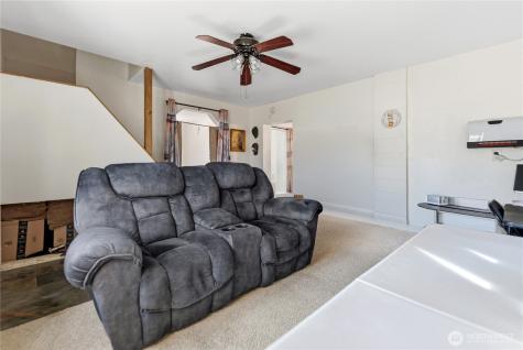 330 Edmonds Street Omak WA 98841