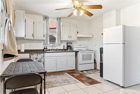 330 Edmonds Street Omak WA 98841