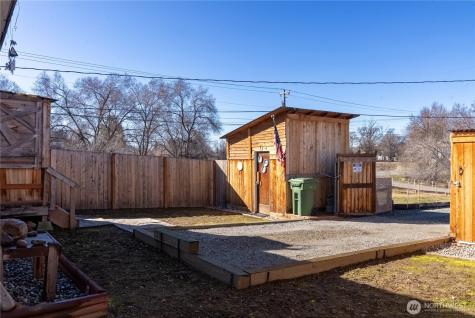 330 Edmonds Street Omak WA 98841