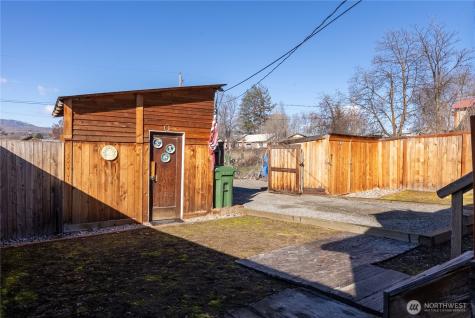 330 Edmonds Street Omak WA 98841