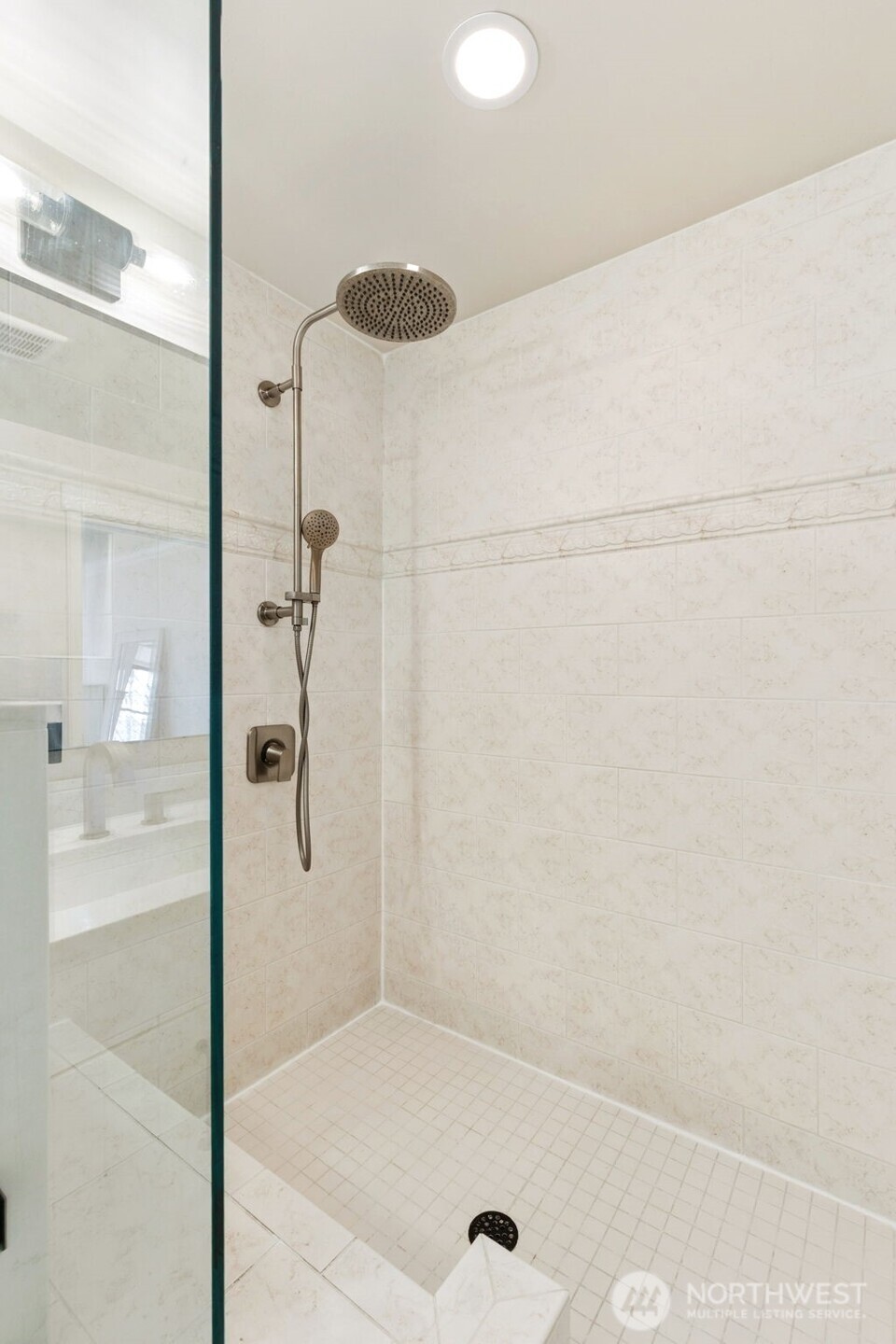 7238 Lakemont Boulevard SE Bellevue WA 98006