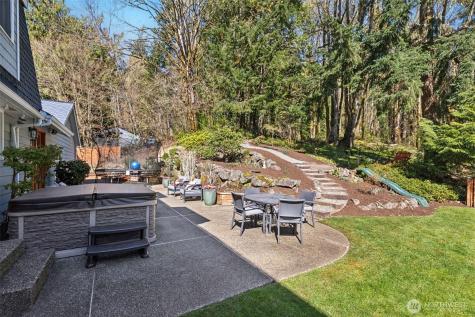 7238 Lakemont Boulevard SE Bellevue WA 98006