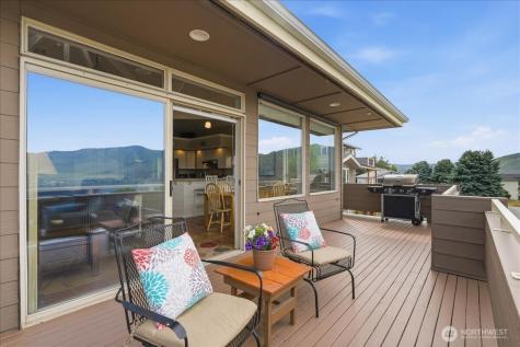 101 Stormy Mountain Way Chelan WA 98816