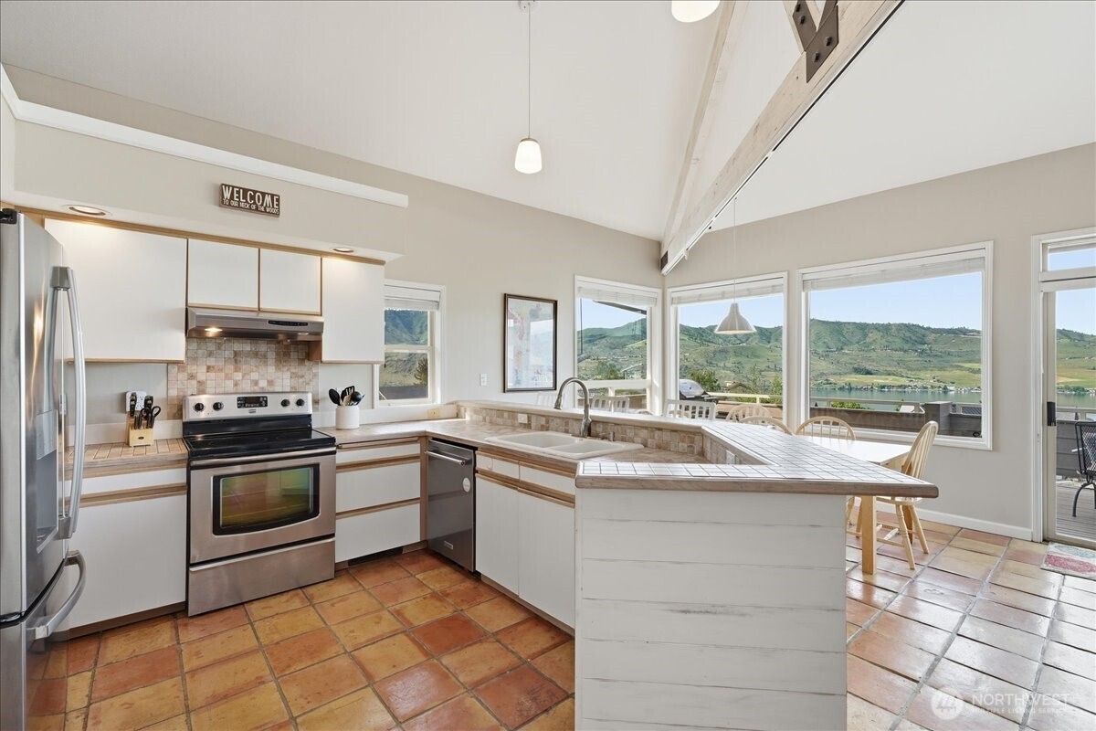 101 Stormy Mountain Way Chelan WA 98816