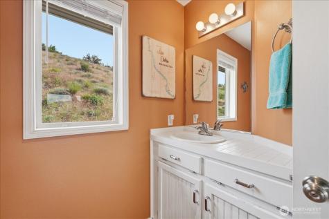101 Stormy Mountain Way Chelan WA 98816
