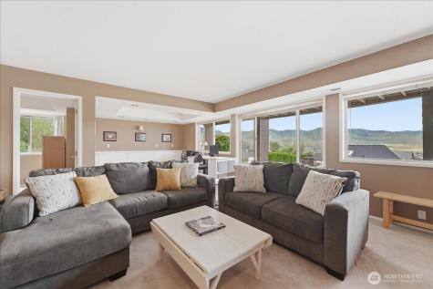 101 Stormy Mountain Way Chelan WA 98816