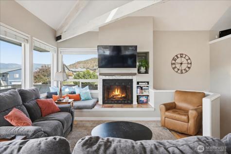 101 Stormy Mountain Way Chelan WA 98816