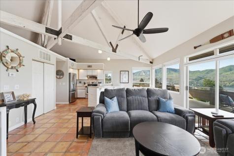 101 Stormy Mountain Way Chelan WA 98816