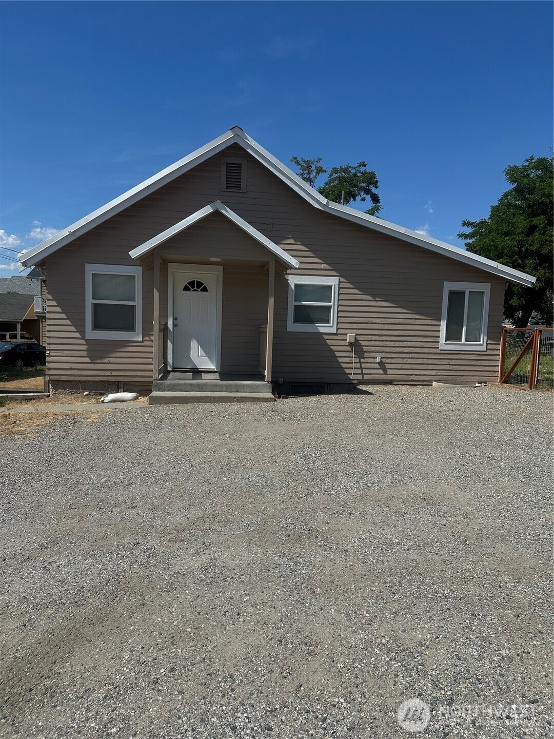1007 N Baker Avenue East Wenatchee WA 98802