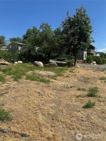 1007 N Baker Avenue East Wenatchee WA 98802
