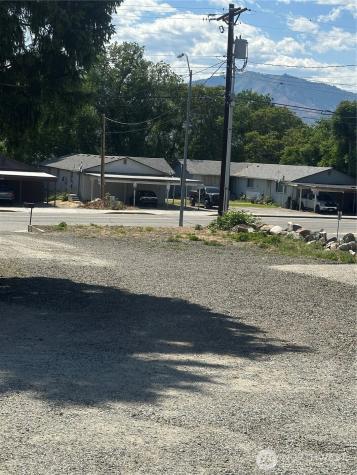 1007 N Baker Avenue East Wenatchee WA 98802
