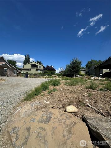 1007 N Baker Avenue East Wenatchee WA 98802