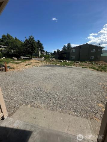 1007 N Baker Avenue East Wenatchee WA 98802