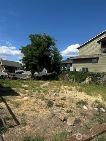 1007 N Baker Avenue East Wenatchee WA 98802
