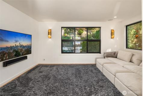 4628 Forest Avenue SE Mercer Island WA 98040