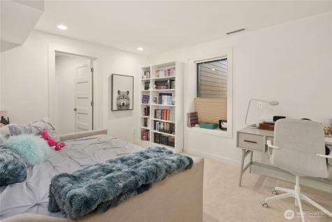 4628 Forest Avenue SE Mercer Island WA 98040
