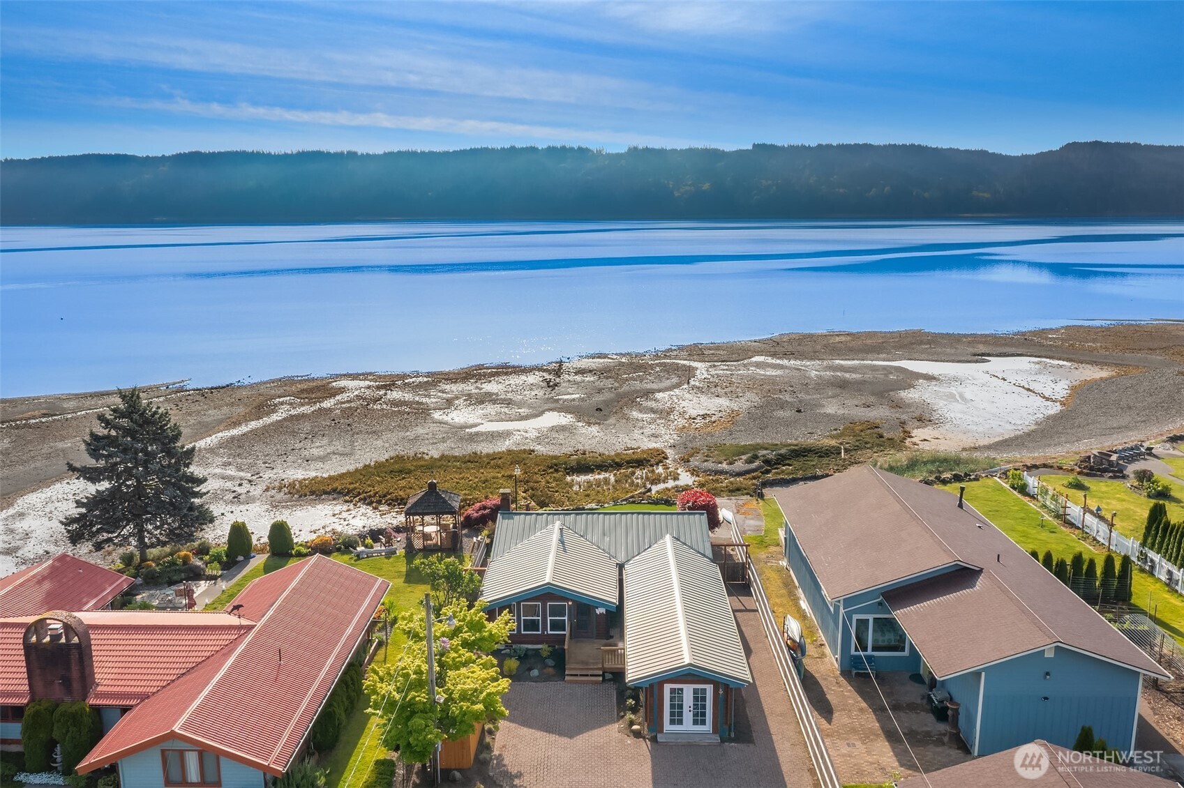 26190 N Highway 101 Hoodsport WA 98548