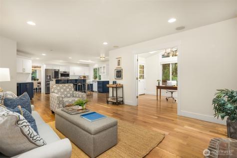 24628 Hillbend Lane NE Kingston WA 98346