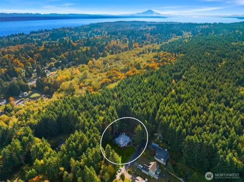 24628 Hillbend Lane NE Kingston WA 98346