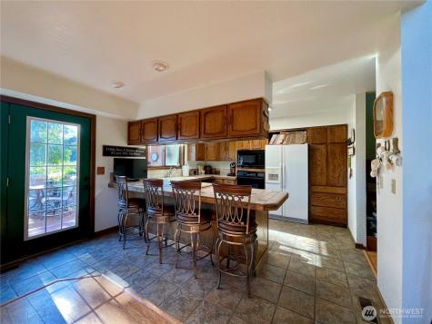 14 Hahn Road Omak WA 98841