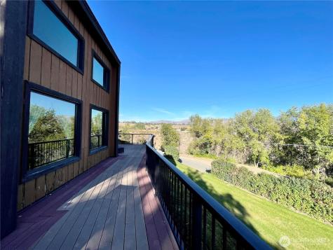 14 Hahn Road Omak WA 98841