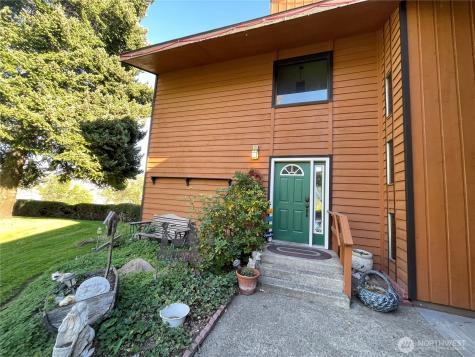 14 Hahn Road Omak WA 98841