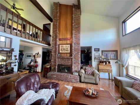 14 Hahn Road Omak WA 98841