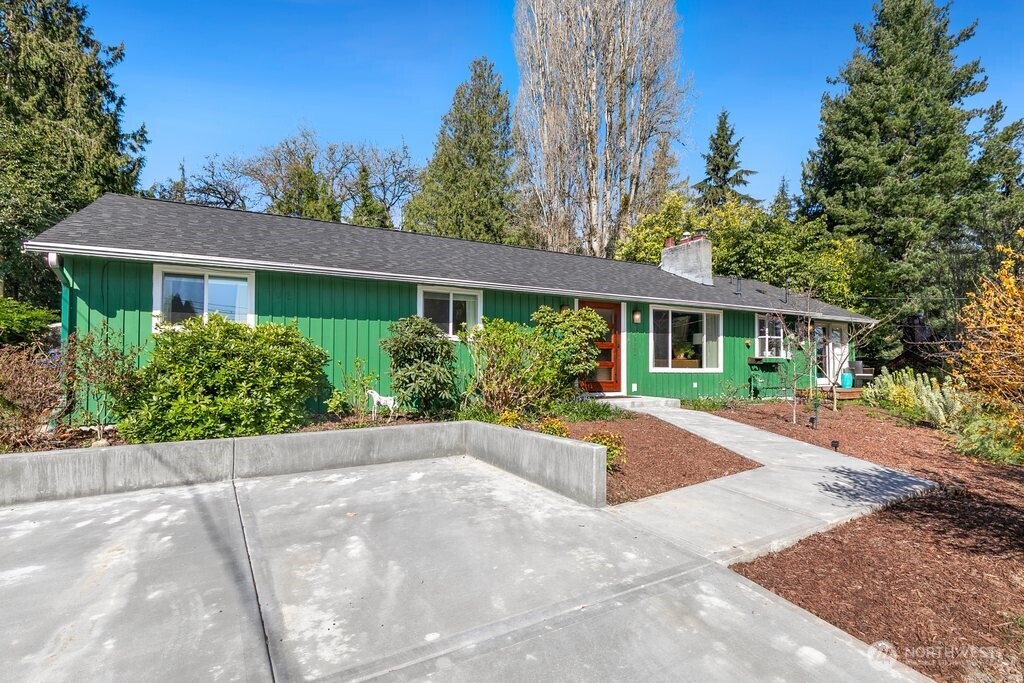 16533 34th Avenue NE Lake Forest Park WA 98155