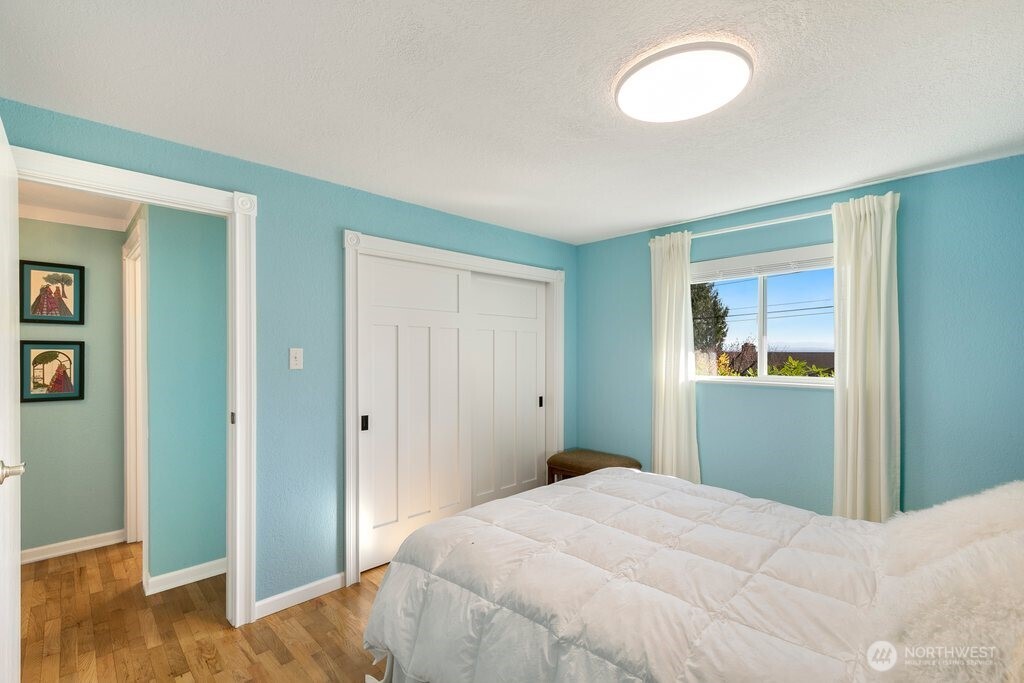 16533 34th Avenue NE Lake Forest Park WA 98155