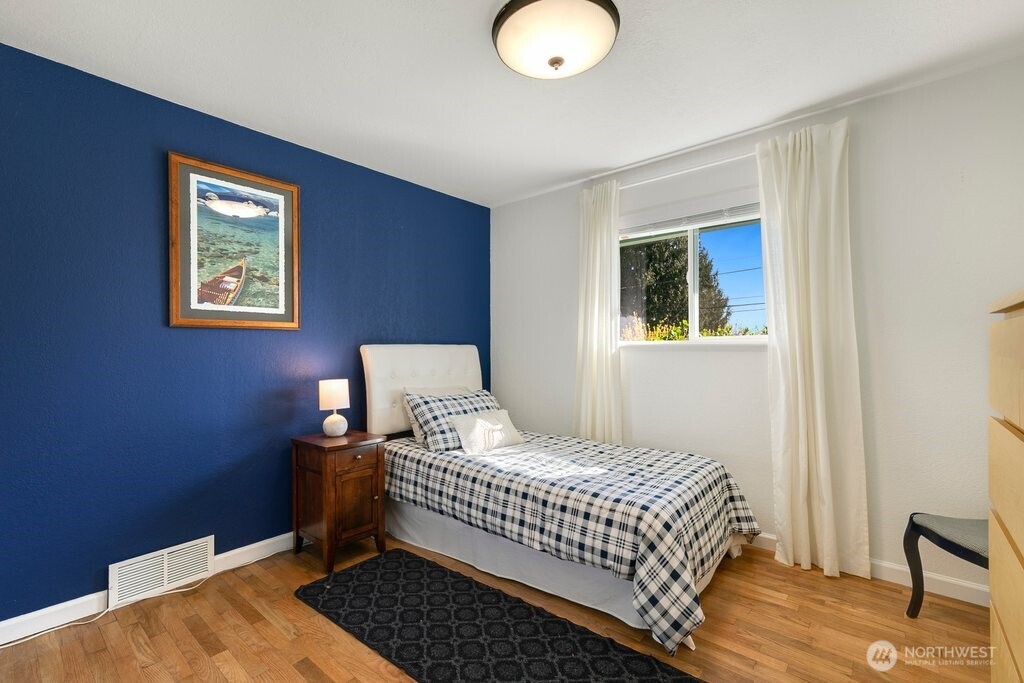 16533 34th Avenue NE Lake Forest Park WA 98155