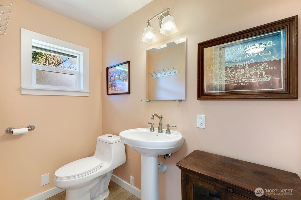 16533 34th Avenue NE Lake Forest Park WA 98155