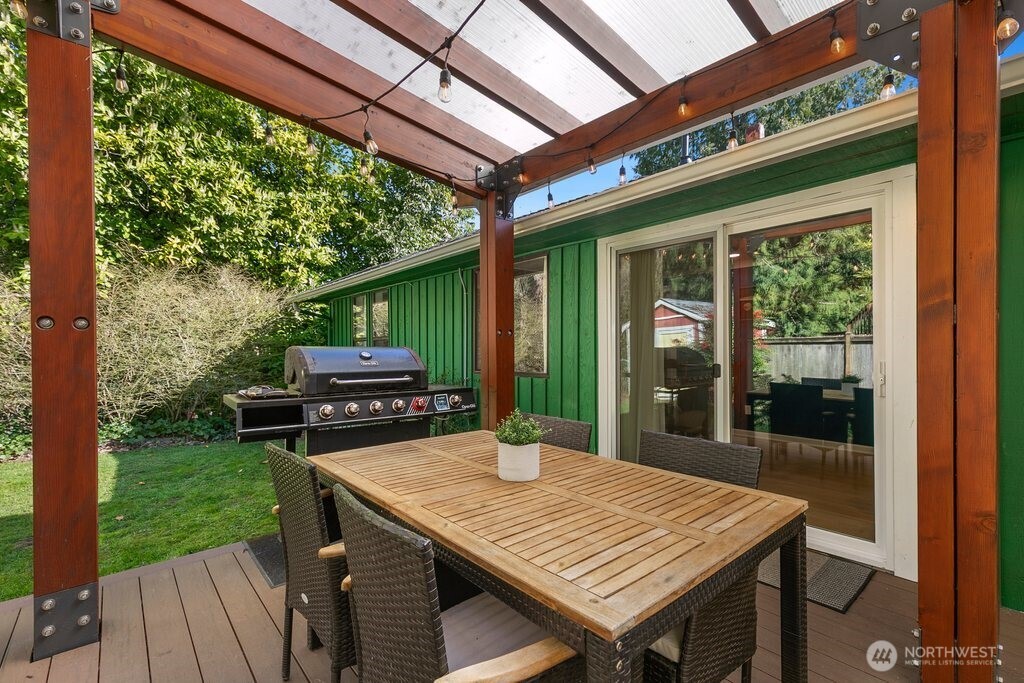 16533 34th Avenue NE Lake Forest Park WA 98155