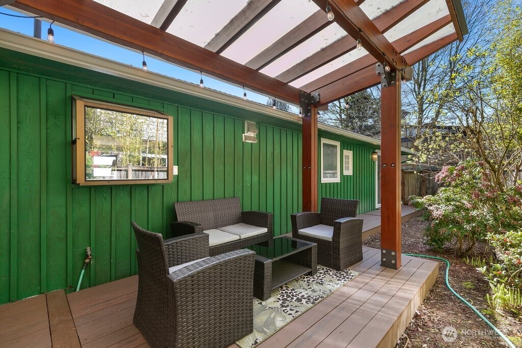 16533 34th Avenue NE Lake Forest Park WA 98155