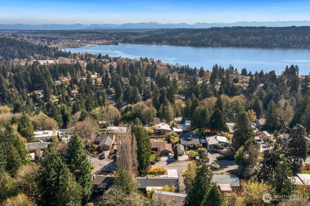 16533 34th Avenue NE Lake Forest Park WA 98155