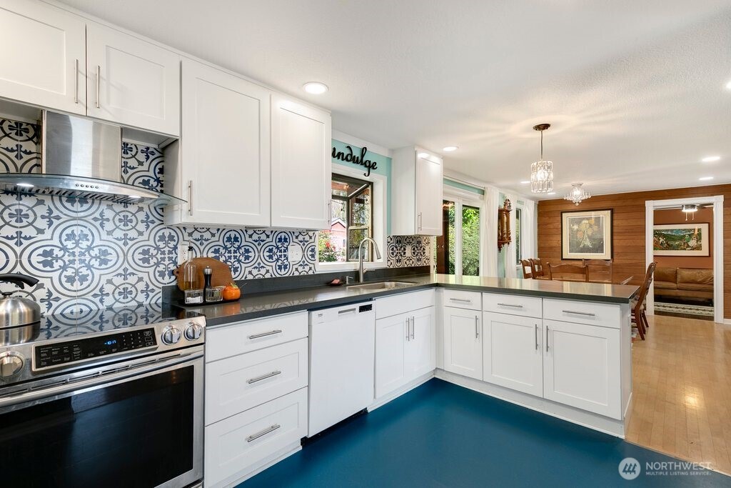 16533 34th Avenue NE Lake Forest Park WA 98155