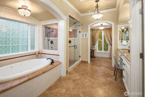 22017 SE 4th Street Sammamish WA 98074
