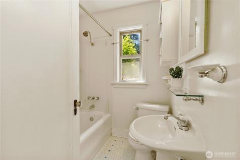 547 NE 91st Street Seattle WA 98115